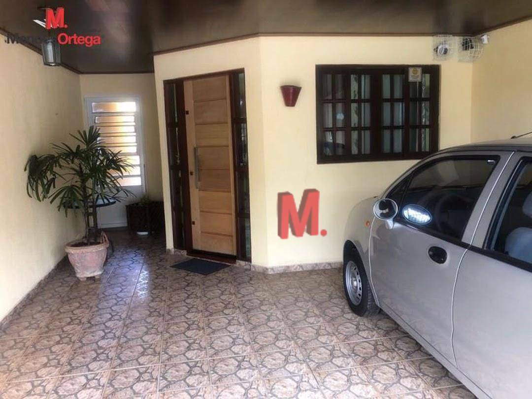 Casa à venda com 4 quartos, 239m² - Foto 2