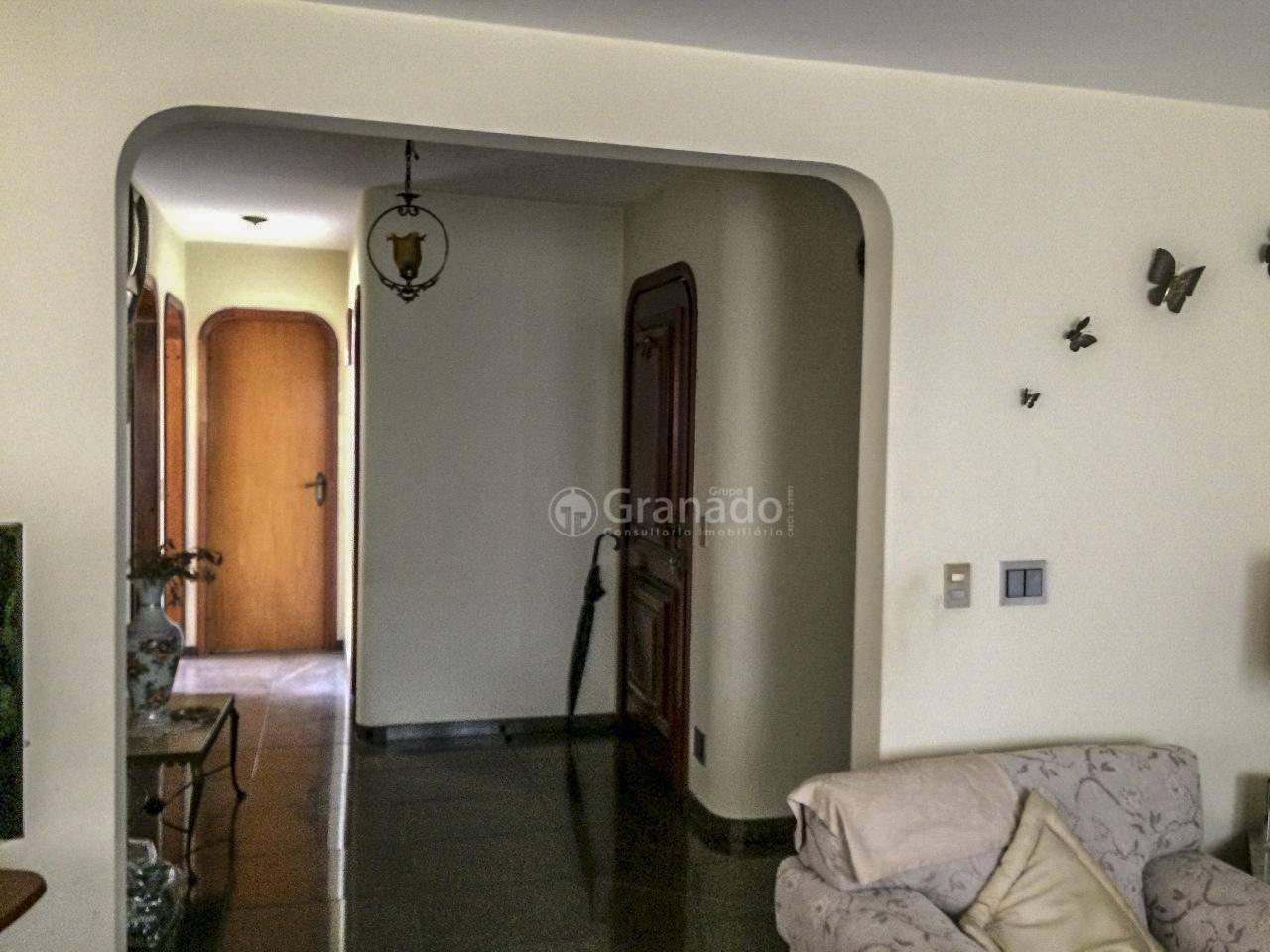 Apartamento à venda com 4 quartos, 210m² - Foto 10