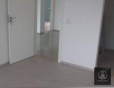 Casa de Condomínio à venda com 3 quartos, 216m² - Foto 2