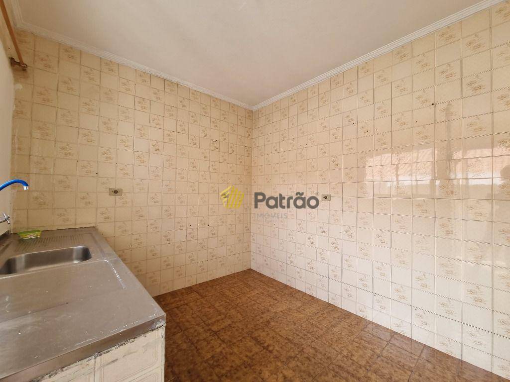 Casa à venda com 3 quartos, 220m² - Foto 7