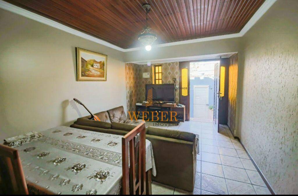 Casa à venda com 3 quartos, 220m² - Foto 8