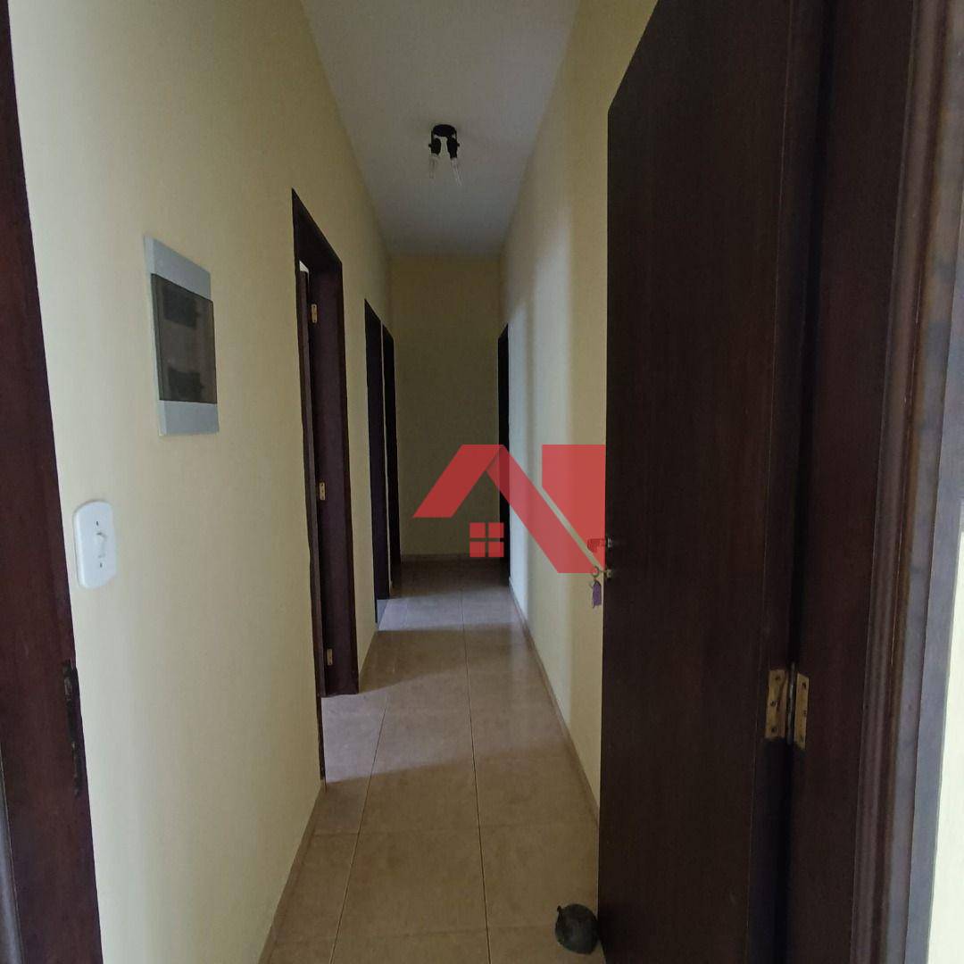 Casa à venda com 3 quartos, 200m² - Foto 7