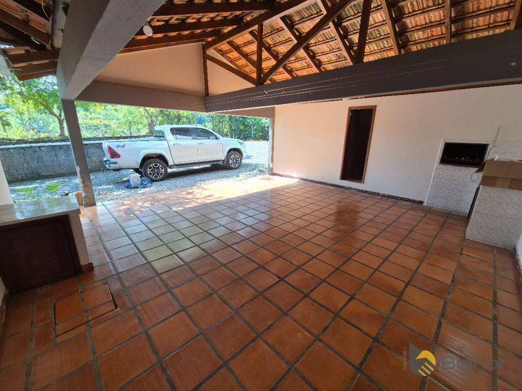 Casa para alugar com 3 quartos, 209m² - Foto 21