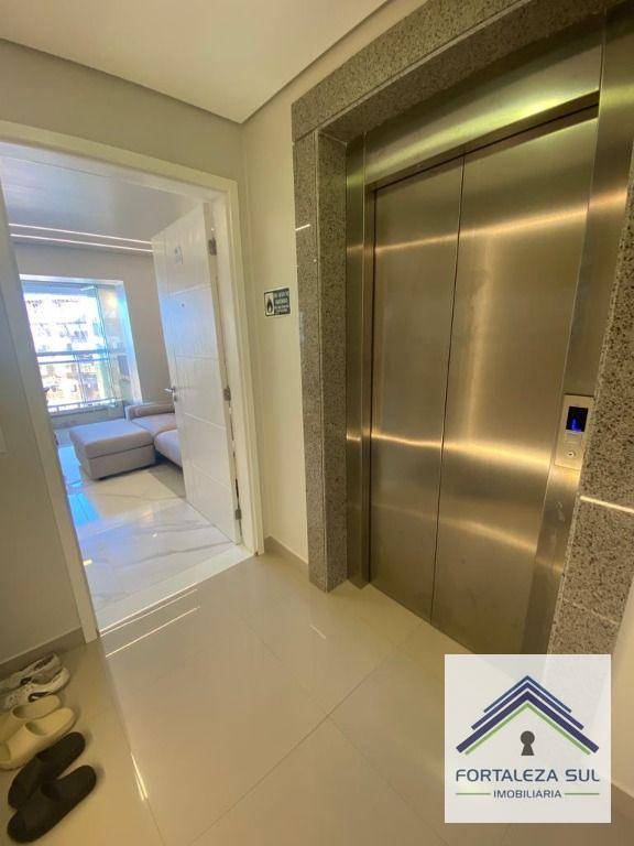 Apartamento à venda com 3 quartos, 93m² - Foto 2