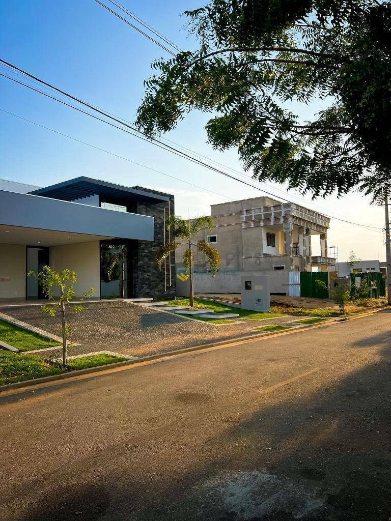 Casa de Condomínio à venda com 3 quartos, 202m² - Foto 2