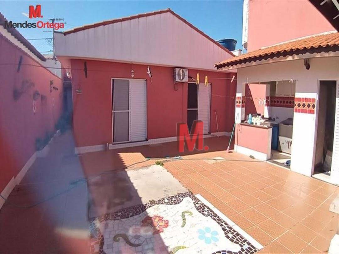 Casa à venda com 3 quartos, 201m² - Foto 13