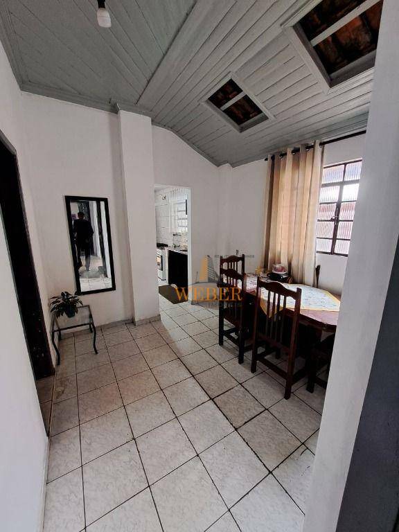 Casa à venda com 2 quartos, 96m² - Foto 4