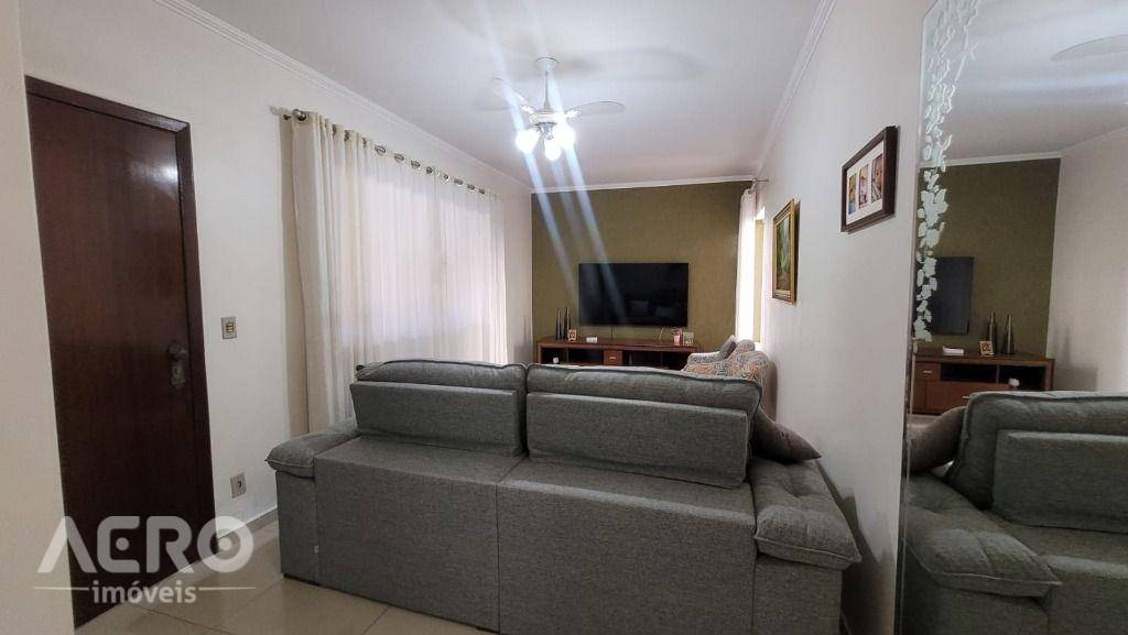 Casa à venda com 2 quartos, 214m² - Foto 2