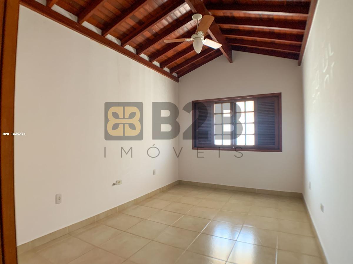 Casa à venda com 3 quartos, 300m² - Foto 18