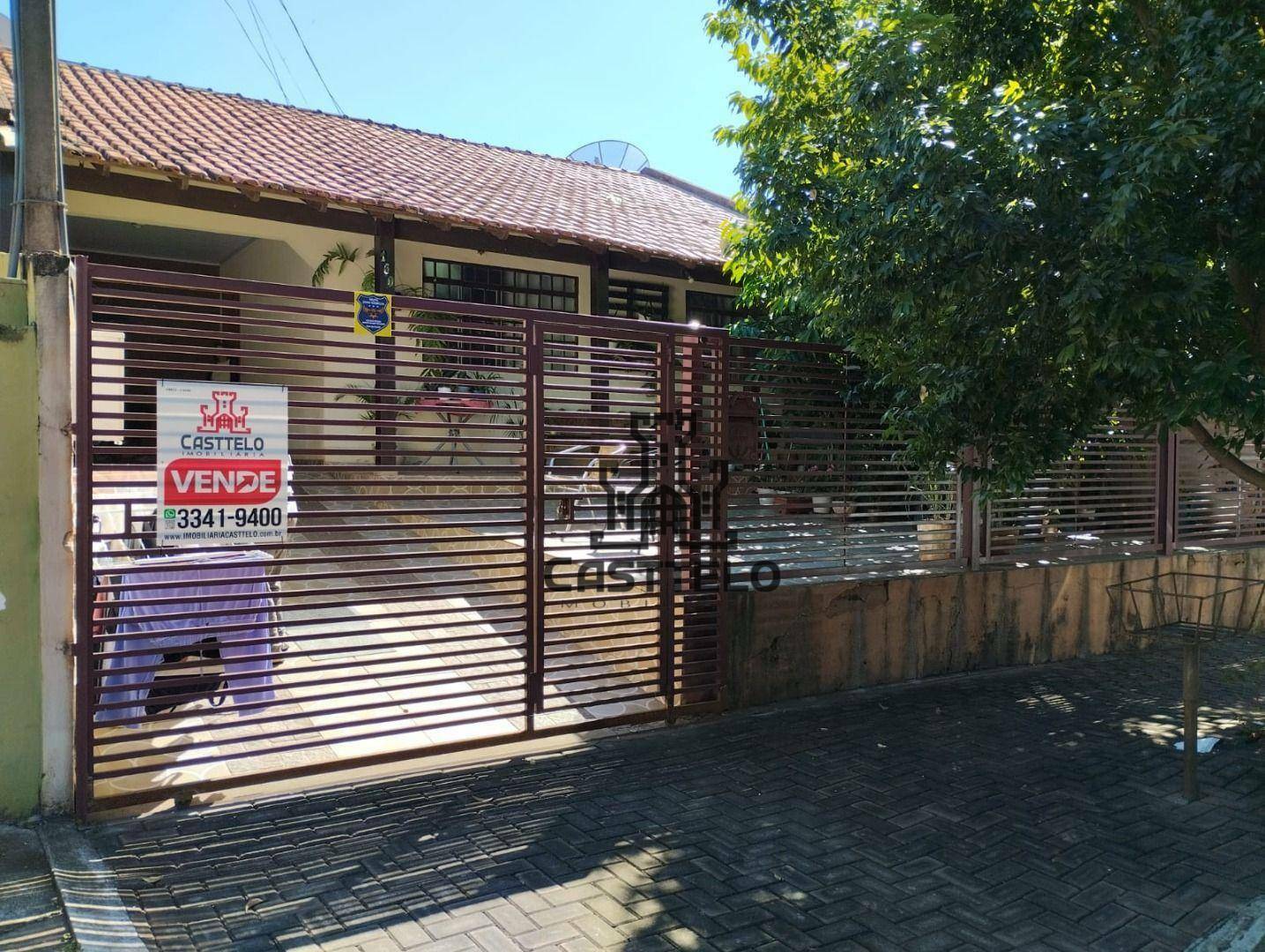 Casa à venda com 4 quartos, 150m² - Foto 1