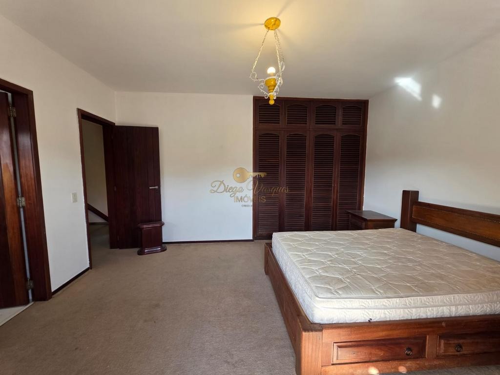 Casa de Condomínio para alugar com 4 quartos, 330m² - Foto 20