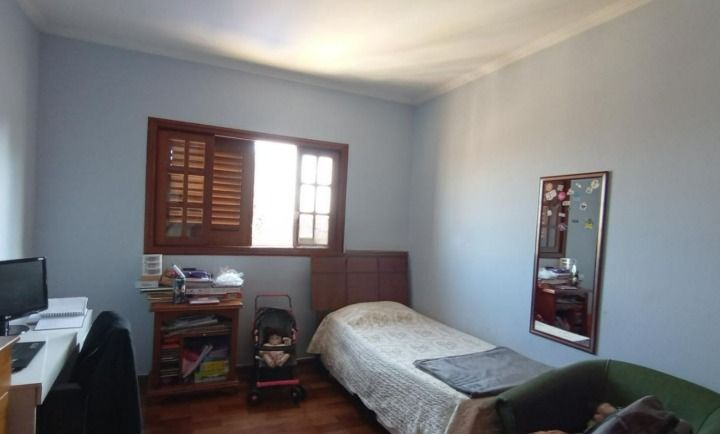 Casa à venda com 4 quartos, 228m² - Foto 13