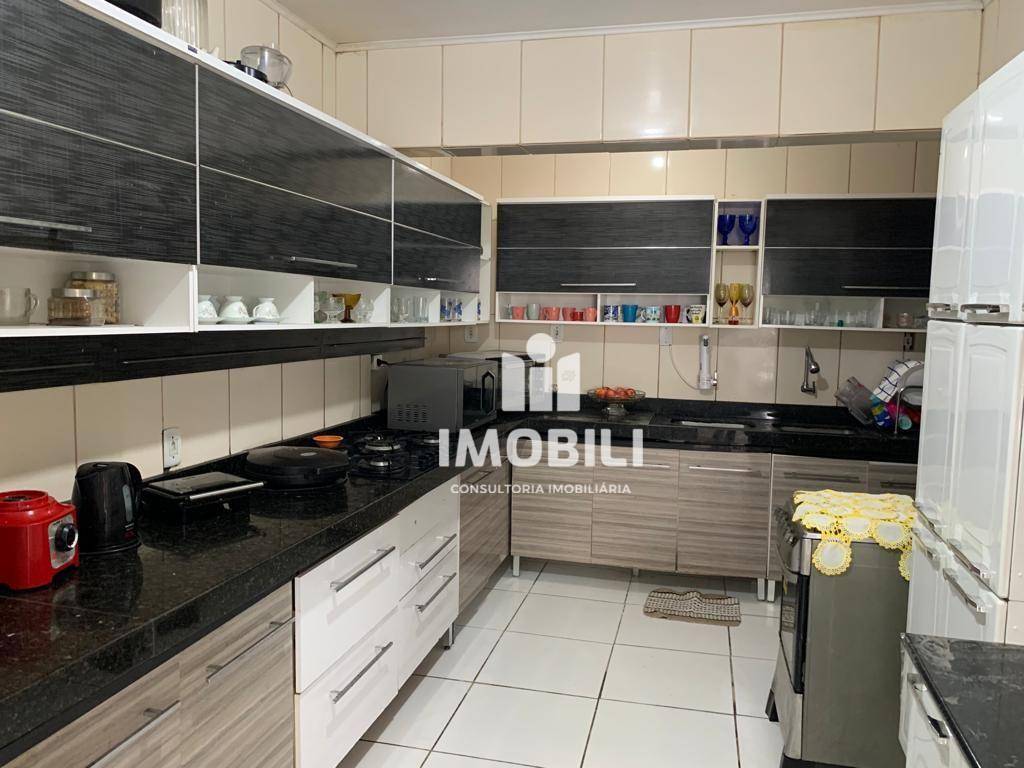 Casa à venda com 4 quartos, 221m² - Foto 21