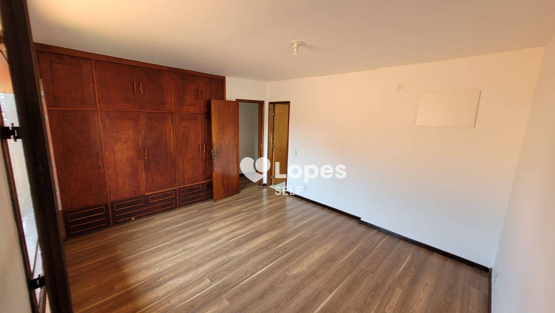 Casa à venda com 7 quartos, 340m² - Foto 11