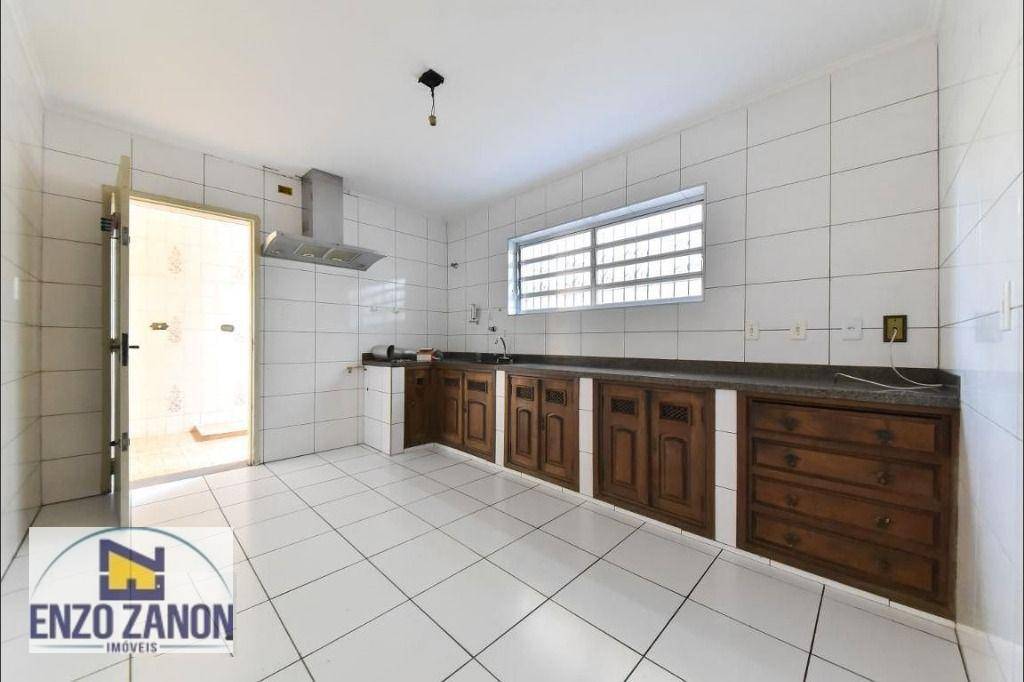 Casa à venda e aluguel com 4 quartos, 350m² - Foto 7