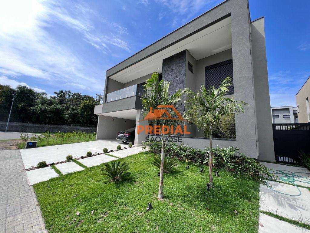 Casa de Condomínio à venda com 4 quartos, 400m² - Foto 2