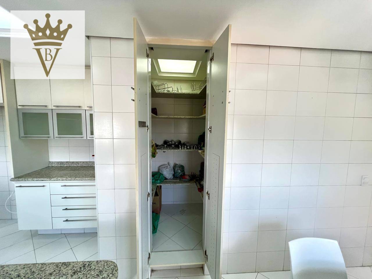 Apartamento para alugar com 3 quartos, 222m² - Foto 24