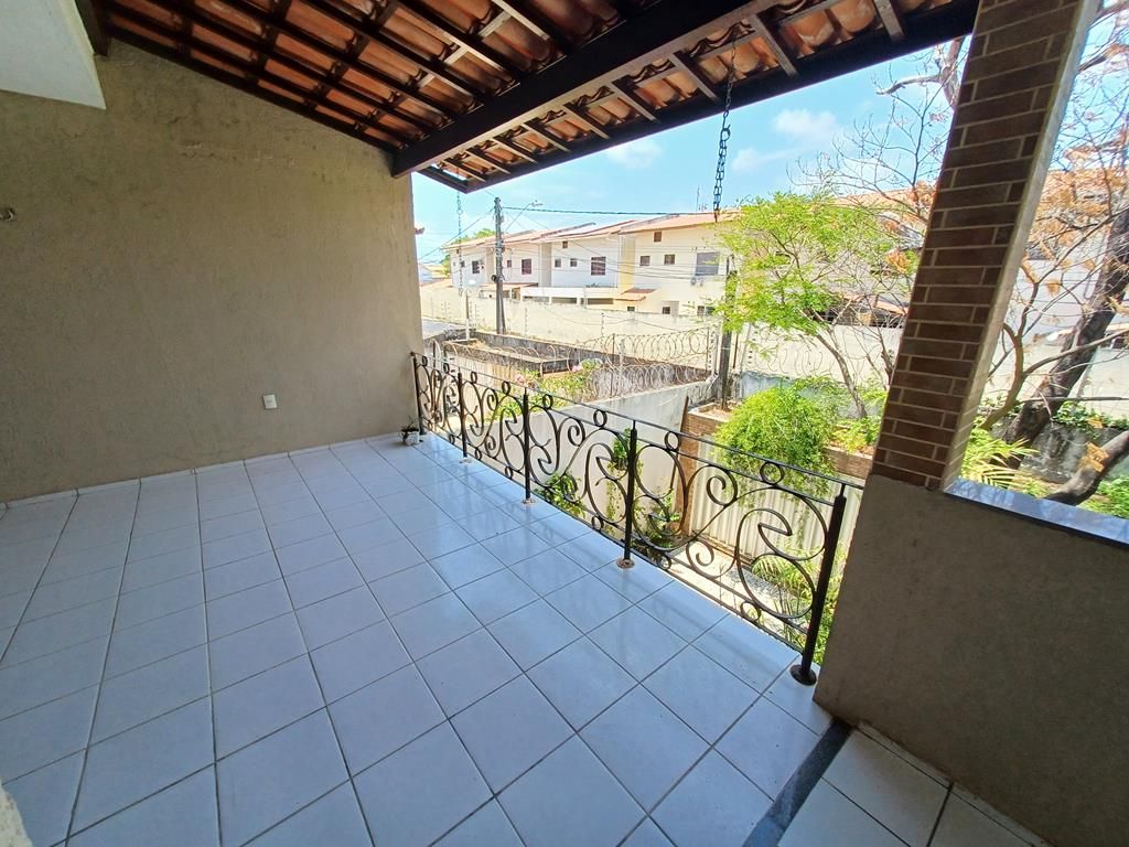 Casa para alugar com 3 quartos, 800m² - Foto 25