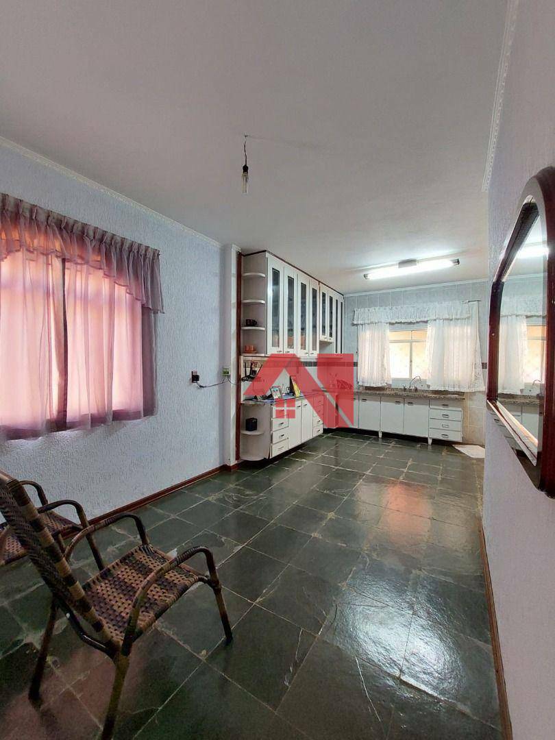 Casa à venda com 3 quartos, 185m² - Foto 9