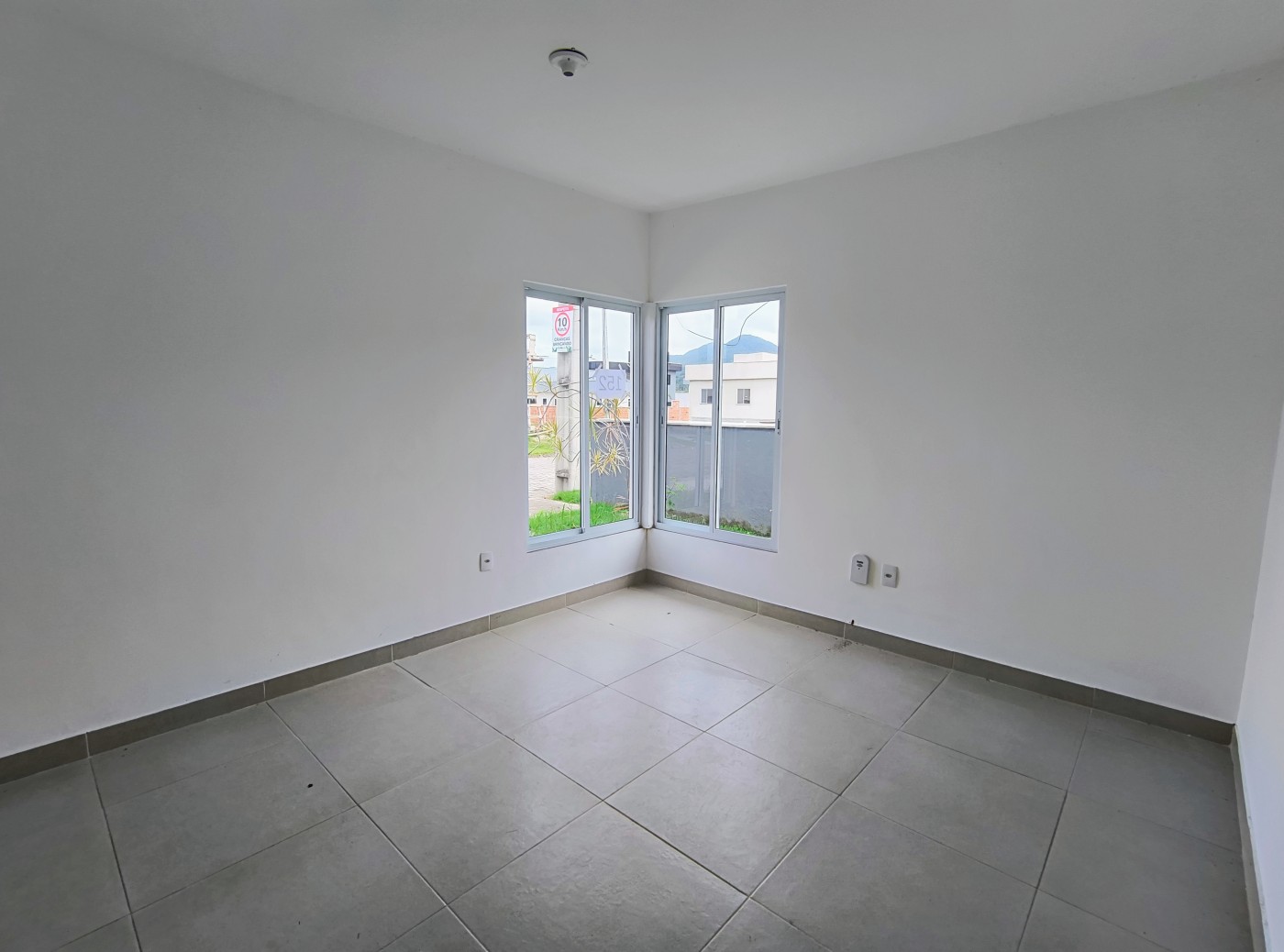 Casa à venda com 2 quartos, 216m² - Foto 4