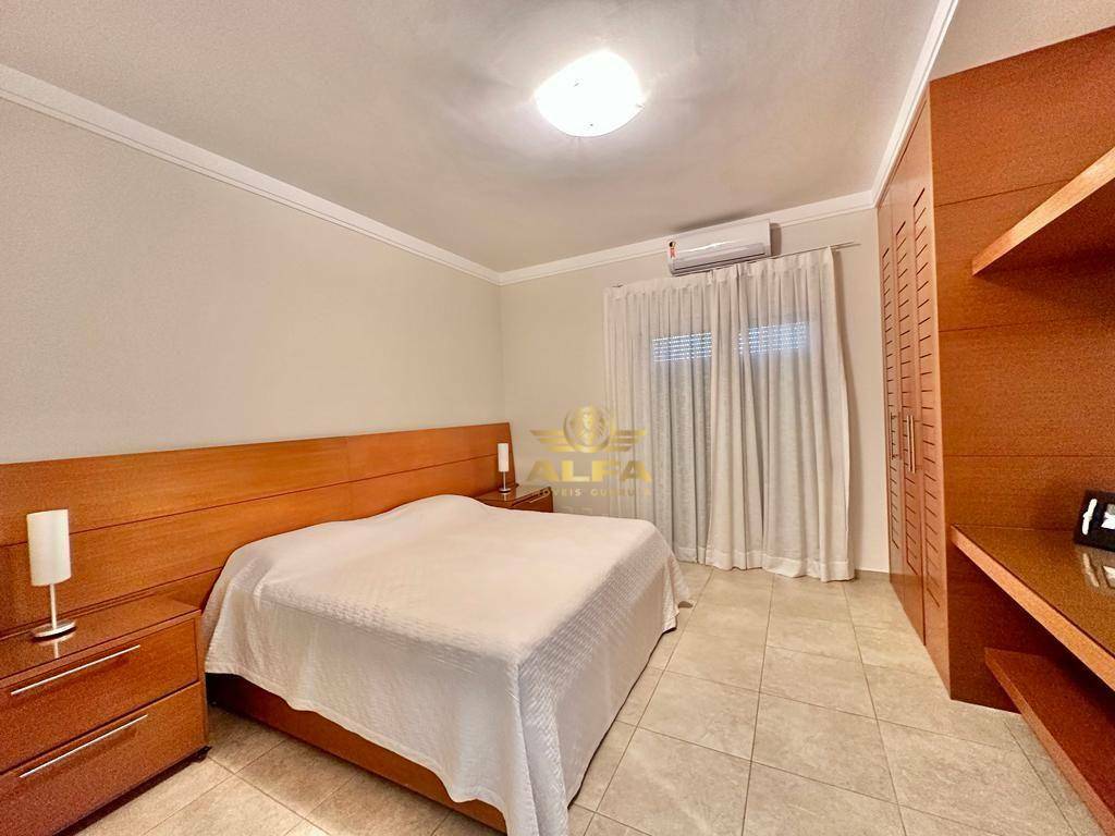 Casa de Condomínio à venda com 5 quartos, 419m² - Foto 13