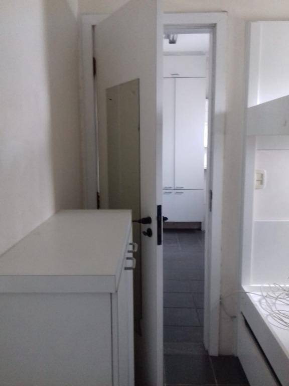 Apartamento à venda com 3 quartos, 147m² - Foto 32