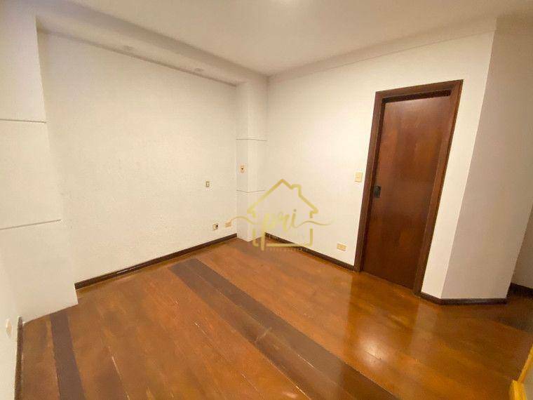 Apartamento à venda com 4 quartos, 240m² - Foto 35