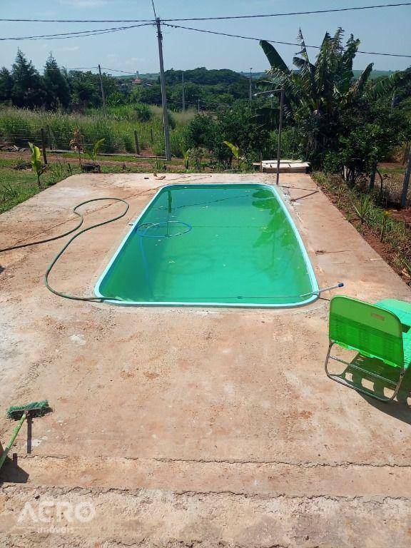 Fazenda à venda com 2 quartos, 160m² - Foto 2