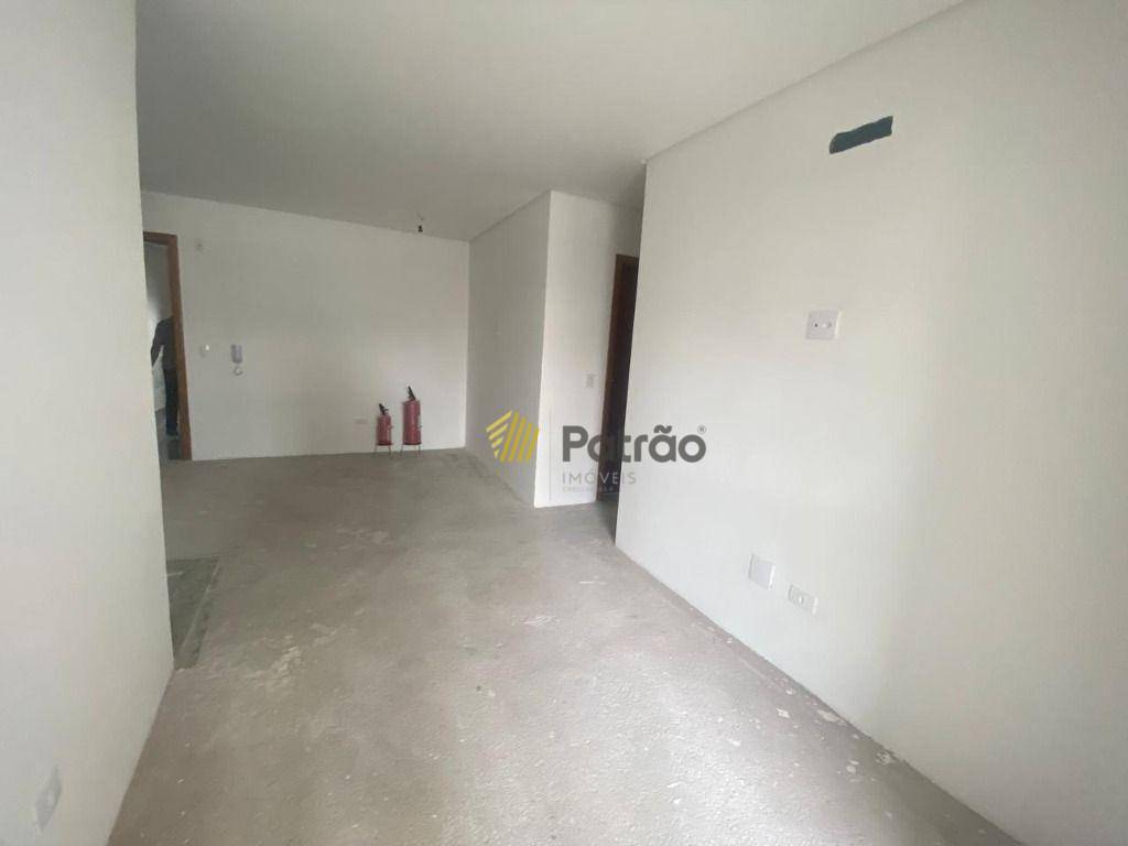 Apartamento à venda com 2 quartos, 62m² - Foto 3