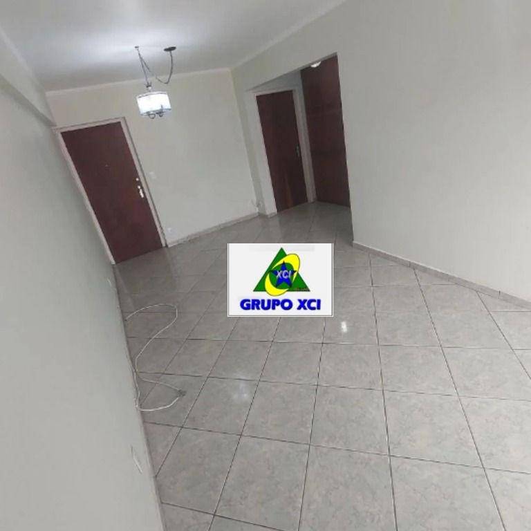 Apartamento à venda com 2 quartos, 70m² - Foto 15