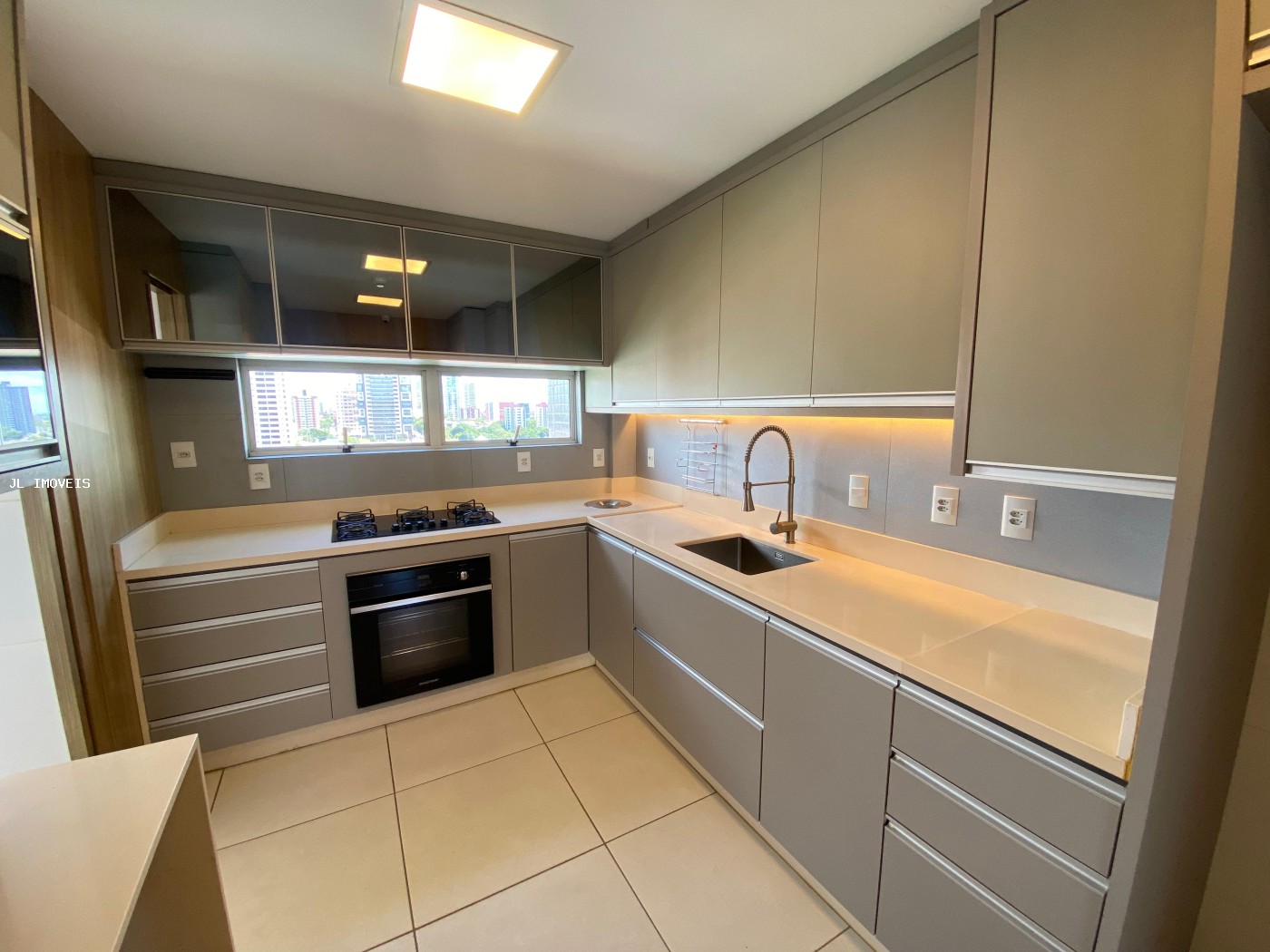 Apartamento para alugar com 3 quartos, 148m² - Foto 9