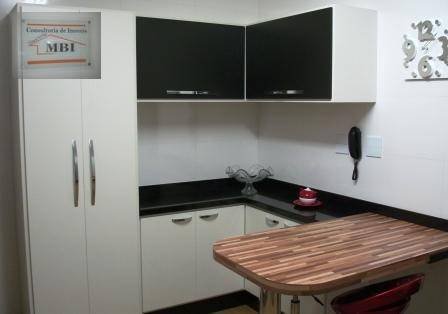 Apartamento à venda com 3 quartos, 122m² - Foto 2