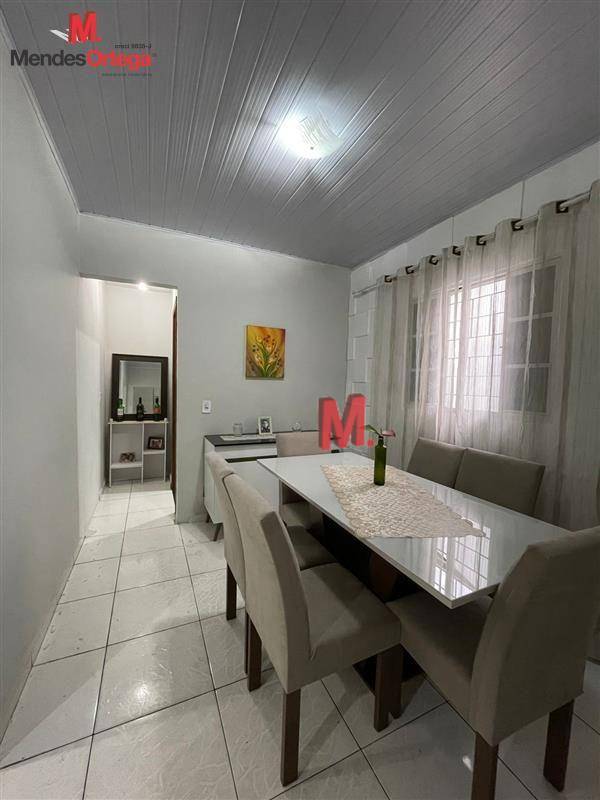 Casa à venda com 2 quartos, 80m² - Foto 4