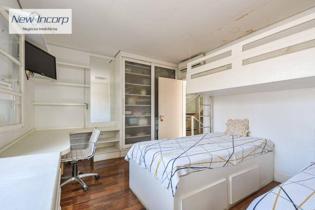 Sobrado à venda com 4 quartos, 375m² - Foto 52