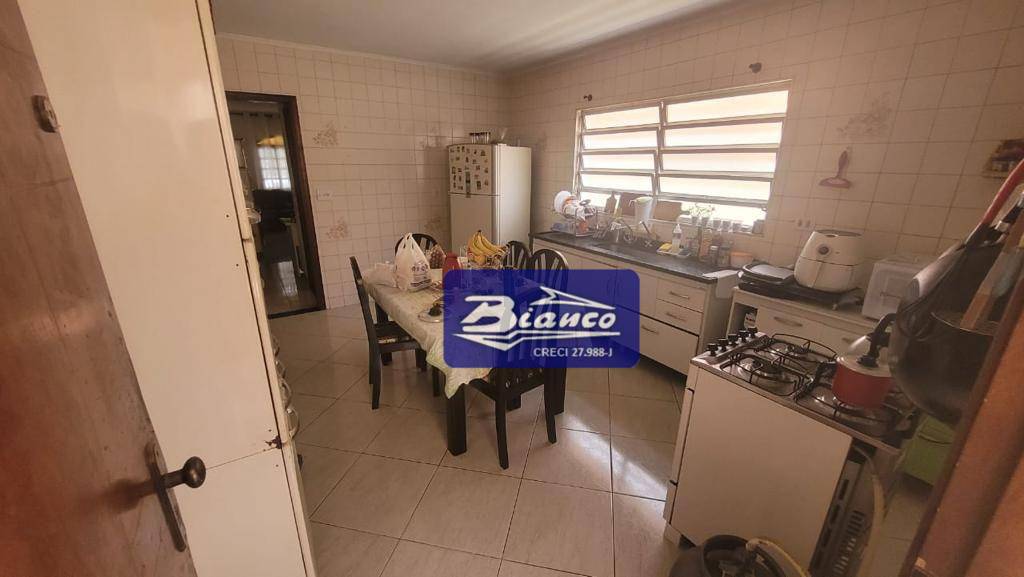 Sobrado à venda com 3 quartos, 187m² - Foto 19