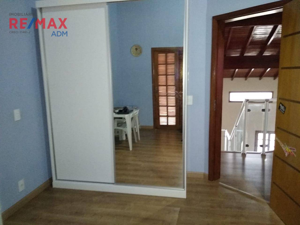 Casa à venda com 3 quartos, 210m² - Foto 7