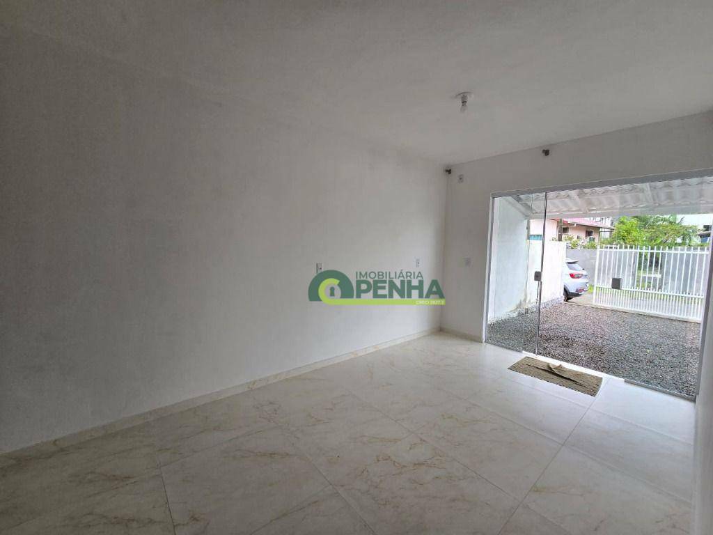 Casa para alugar com 2 quartos, 48m² - Foto 2