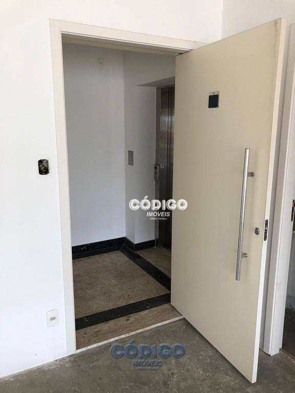 Apartamento à venda com 4 quartos, 204m² - Foto 18