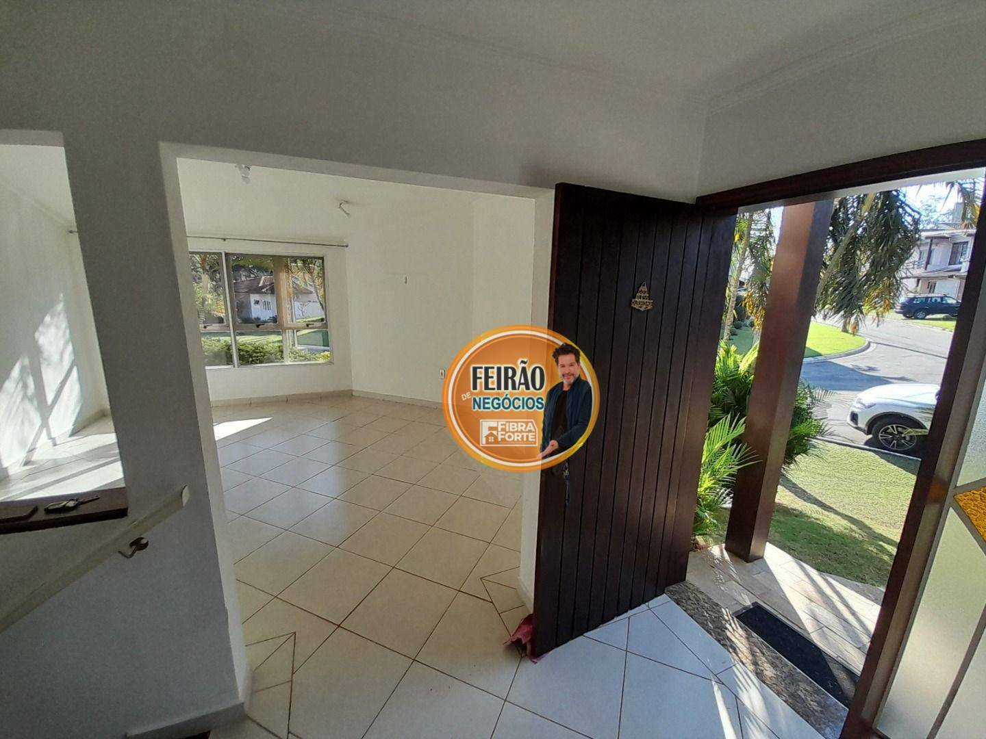 Casa de Condomínio à venda com 5 quartos, 290m² - Foto 2