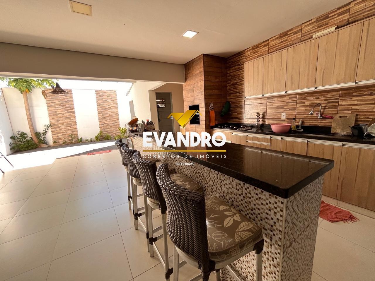Casa de Condomínio à venda com 3 quartos, 200m² - Foto 2