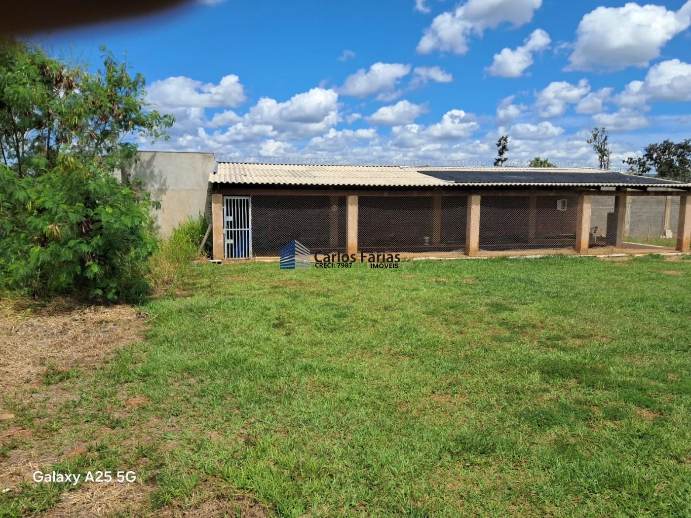 Chácara à venda com 3 quartos, 300m² - Foto 4