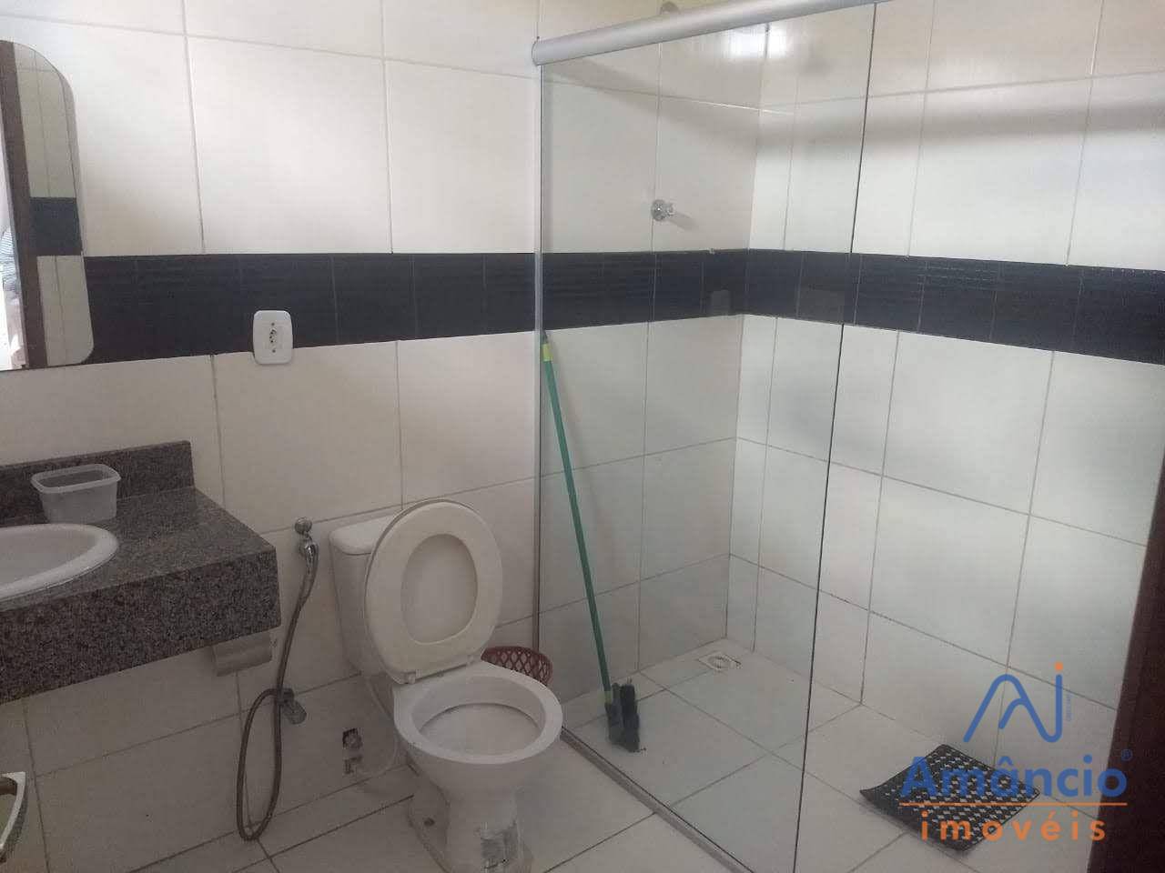 Casa à venda com 3 quartos, 200m² - Foto 8