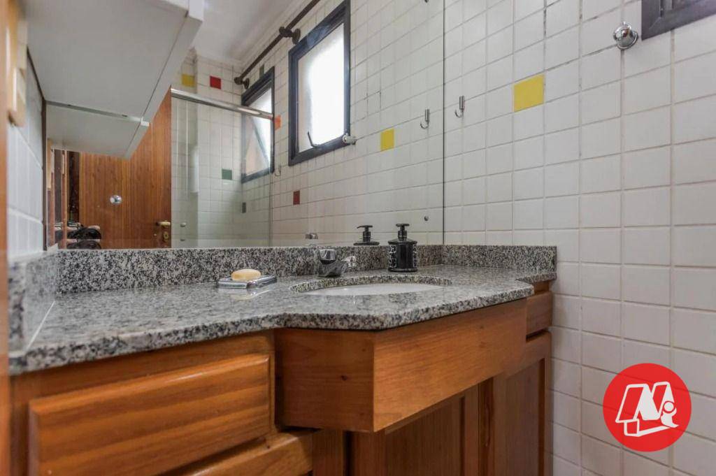 Apartamento para alugar com 3 quartos, 206m² - Foto 27