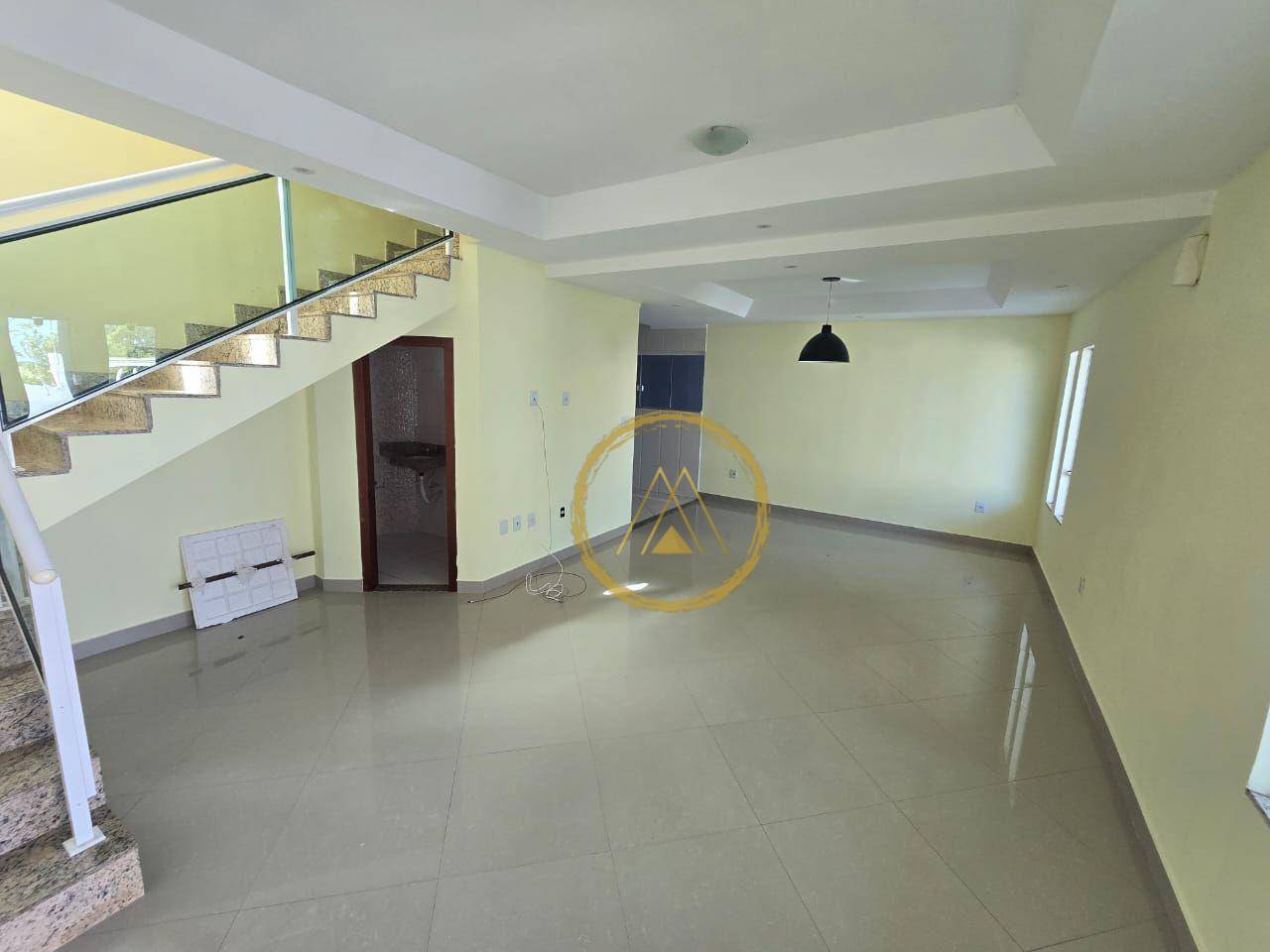 Casa à venda com 3 quartos, 154m² - Foto 1