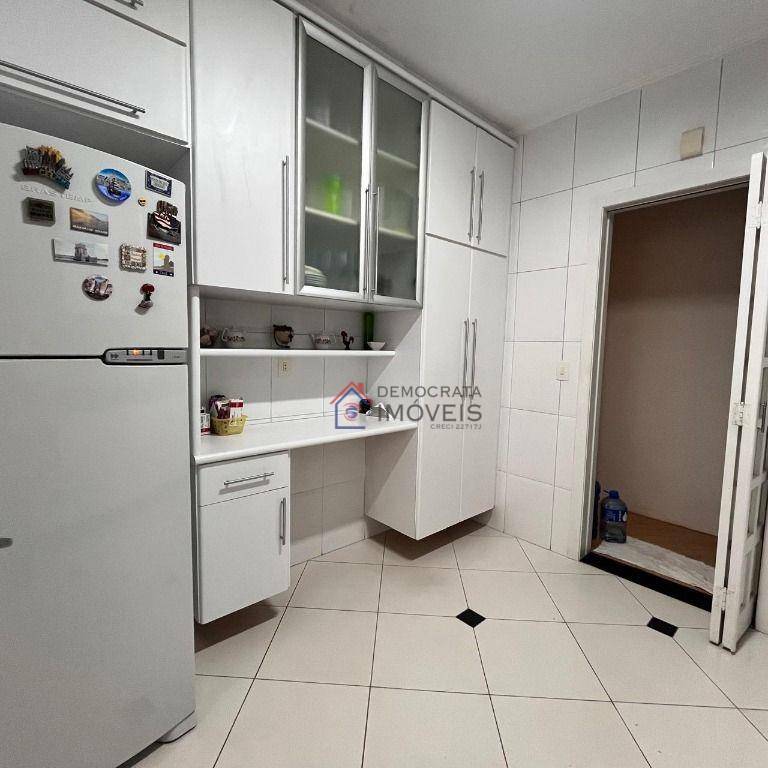 Apartamento à venda com 3 quartos, 115m² - Foto 10