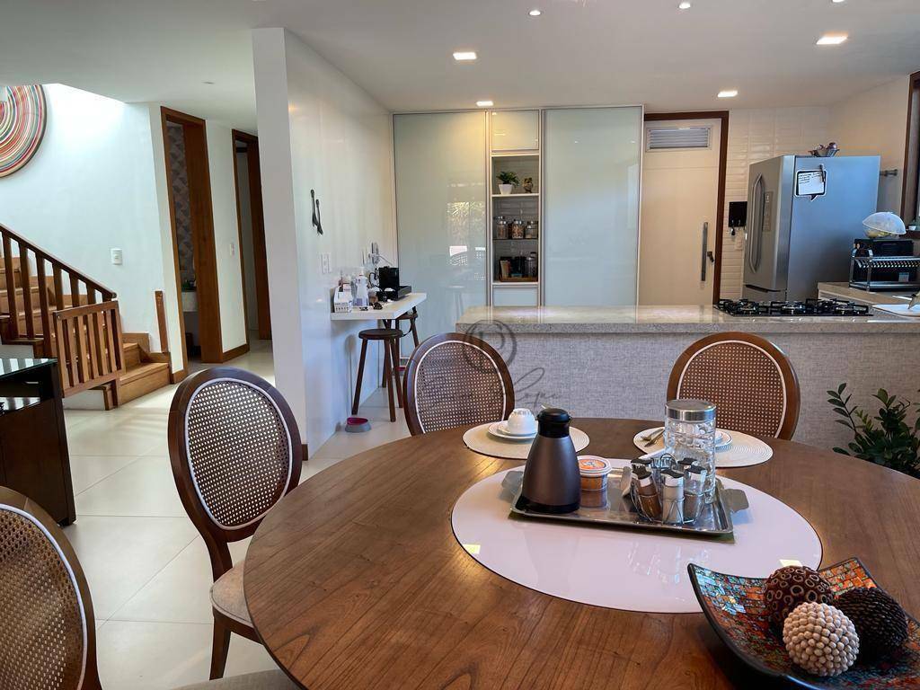 Casa à venda com 4 quartos, 300m² - Foto 15