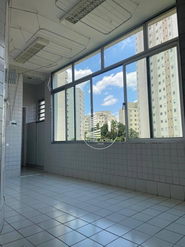 Apartamento à venda com 3 quartos, 218m² - Foto 23