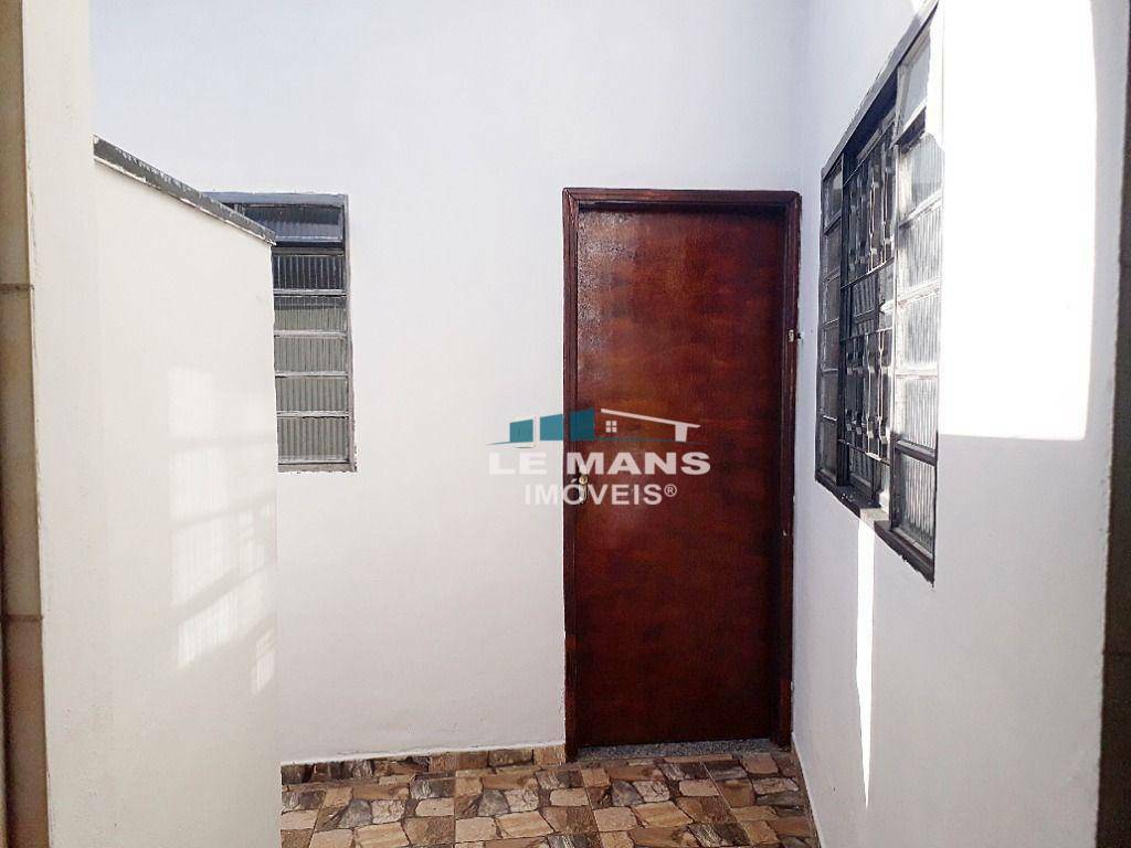 Casa à venda com 4 quartos, 208m² - Foto 54