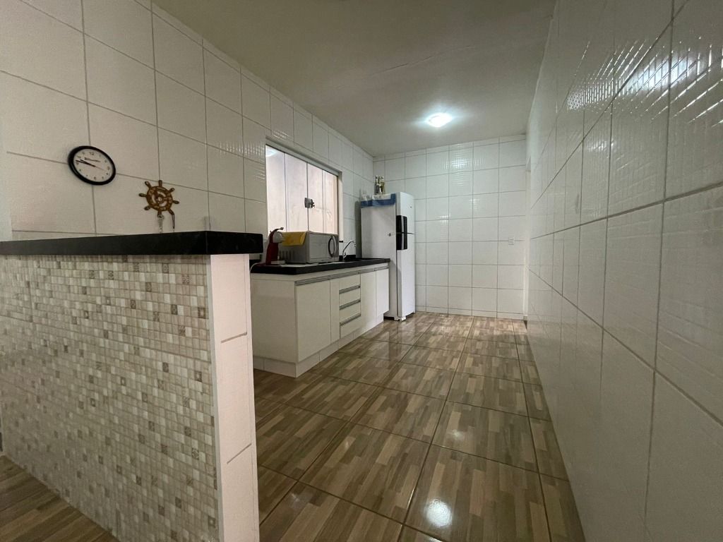 Casa à venda com 3 quartos, 150m² - Foto 1