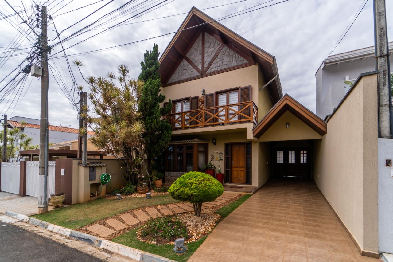 Casa de Condomínio à venda com 3 quartos, 214m² - Foto 2